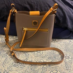 DOONEY & BOURKE  TAUPE  WEXFORD  LEATHER  RIDLEY  CROSSBODY  BUCKET  BAG